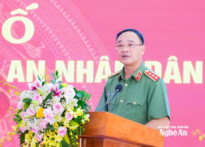 Thứ trưởng Bộ Công an Phạm Thế Tùng phát biểu tại buổi Lễ. Ảnh: Phạm Bằng