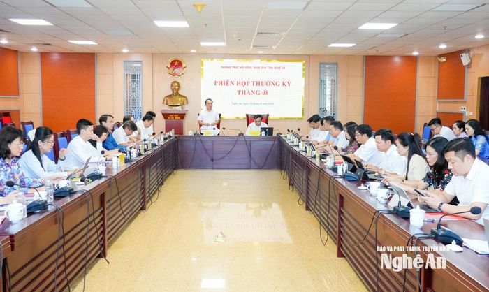 Quang cảnh phiên họp. Ảnh: T.L