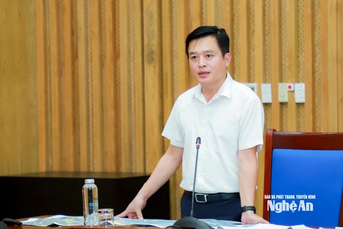 Đồng chí Trần Viết Hải - Phó Chánh Văn phòng UBND tỉnh phát biểu tại cuộc làm việc. Ảnh: Thành Duy