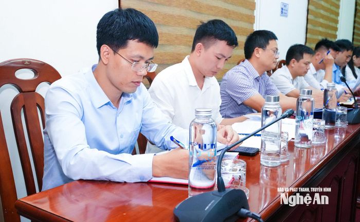 Cán bộ các cơ quan, đơn vị trong khối Nội chính tham gia hội nghị. Ảnh: Mai Hoa