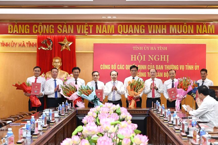 Ban Thường vụ Tỉnh ủy Hà Tĩnh tổ chức hội nghị công bố các quyết định về công tác cán bộ tháng 6/2026.
