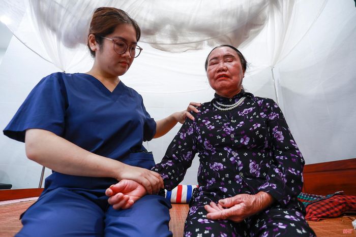Cụ Cẩm là vợ liệt sĩ hy sinh trong trận chiến bảo vệ Thành cổ Quảng Trị năm 1972.