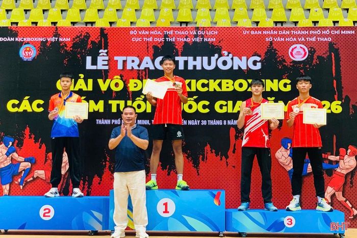 Vận động viên Trần Lê Ngọc Châu giành HCV hạng cân 54 kg, lứa tuổi 13-15.