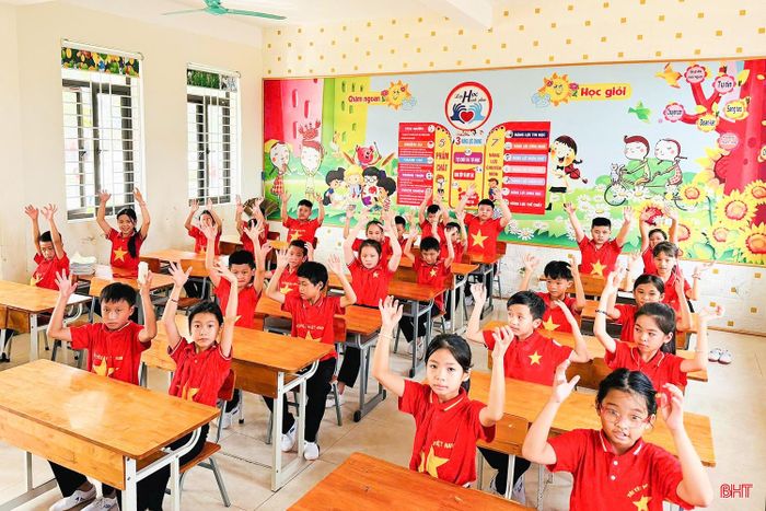 Khí thế chào mừng năm học mới đã hiện hữu trong từng lớp học.
