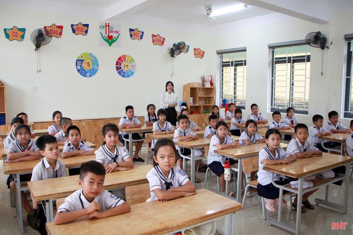 Học sinh Trường Tiểu học Can Lộc (xã Can Lộc) sớm ổn định nền nếp học tập ngay trong buổi đầu trở lại.