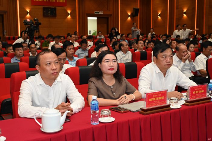 Đại biểu tiếp thu chỉ đạo của đồng chí Phó Bí thư Thường trực Tỉnh ủy Nguyễn Hồng Lĩnh.