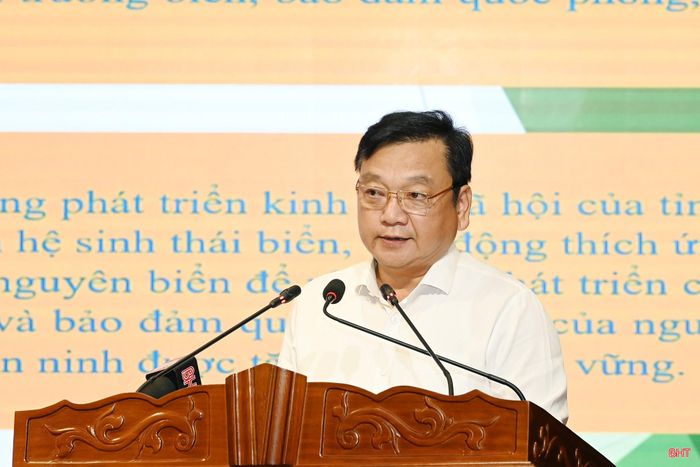 Phó Chủ tịch UBND tỉnh Hồ Huy Thành quán triệt các nội dung tại hội nghị.