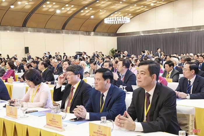 Đồng chí Nguyễn Thành Đồng - Ủy viên Ban Thường vụ Tỉnh ủy, Chủ tịch Ủy ban MTTQ tỉnh và các đại biểu tham dự đại hội.