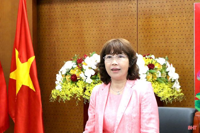Bà Nguyễn Thị Thu Thu - Bí thư Đảng ủy, Giám đốc NHNN Chi nhánh Khu vực 8 phát biểu tại hội nghị.
