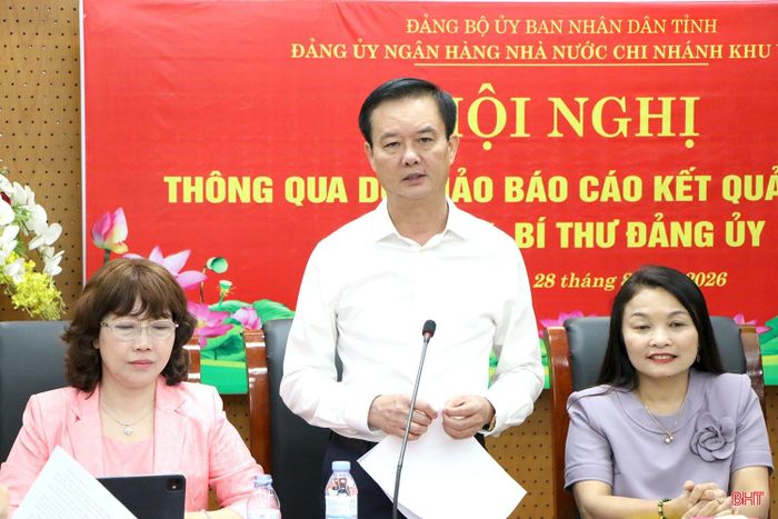Đồng chí Trần Báu Hà - Phó Chủ tịch Thường trực UBND tỉnh, Phó Bí thư Thường trực Đảng ủy UBND tỉnh, Trưởng đoàn Giám sát phát biểu chỉ đạo hội nghị.