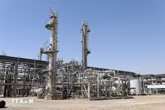 Một nhà máy lọc dầu ở tỉnh Wasit, Iraq. (Ảnh: THX/TTXVN)