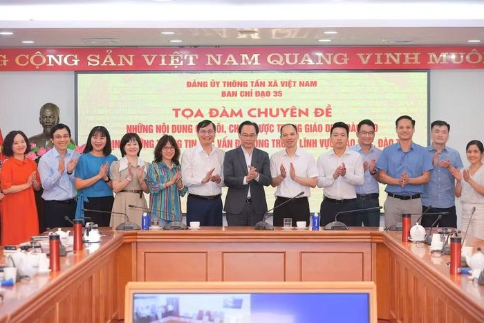 Đại biểu tham dự tọa đàm. (Ảnh: Minh Quyết/TTXVN)