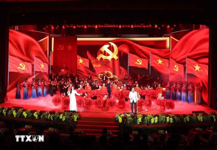 Chương trình biểu diễn nghệ thuật tại buổi lễ. (Ảnh: Thống Nhất/TTXVN) ​