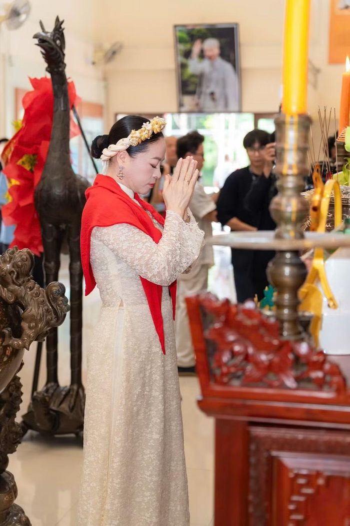 Bà Nguyễn Hoàng Anh, Phu nhân Tổng Lãnh sự Đinh Hoàng Linh tại buổi lễ. (Ảnh: PV/Vietnam+)
