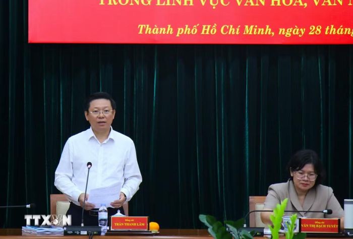 Ông Trần Thanh Lâm, Ủy viên Trung ương Đảng, Phó Trưởng Ban Tuyên giáo Trung ương, phát biểu kết luận buổi làm việc. (Ảnh: Liên Sơn/TTXVN)