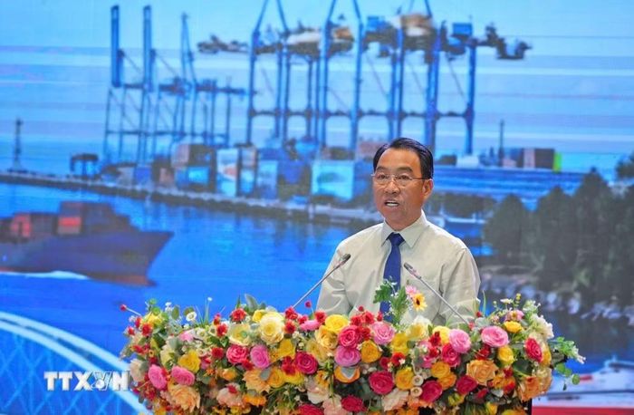 Chủ tịch Ủy ban Nhân dân tỉnh Cà Mau Lữ Quang Ngời phát biểu tại Hội nghị. (Ảnh: Huỳnh Anh/TTXVN)