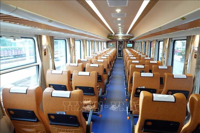 Bên trong đoàn tàu “Phong Nha - Cố đô Huế: Hành trình Di sản thế giới”.