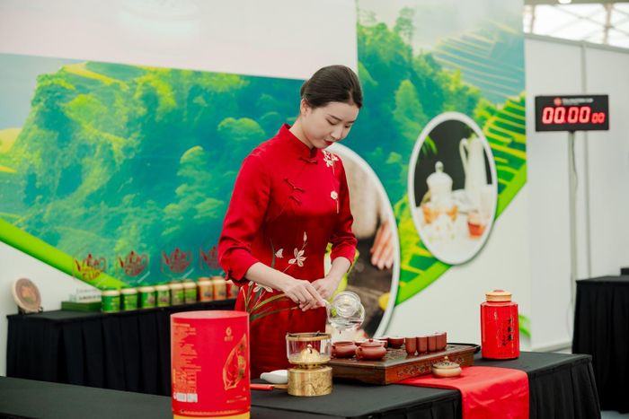 Gian hàng giới thiệu trà tại triển lãm F&B. Ảnh minh hoạ