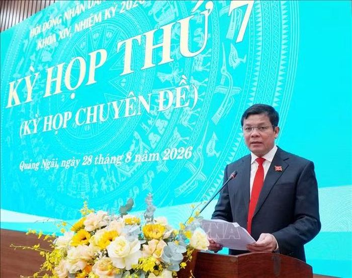 Chủ tịch HĐND tỉnh Quảng Ngãi Nguyễn Đức Tuy phát biểu tại Kỳ họp.