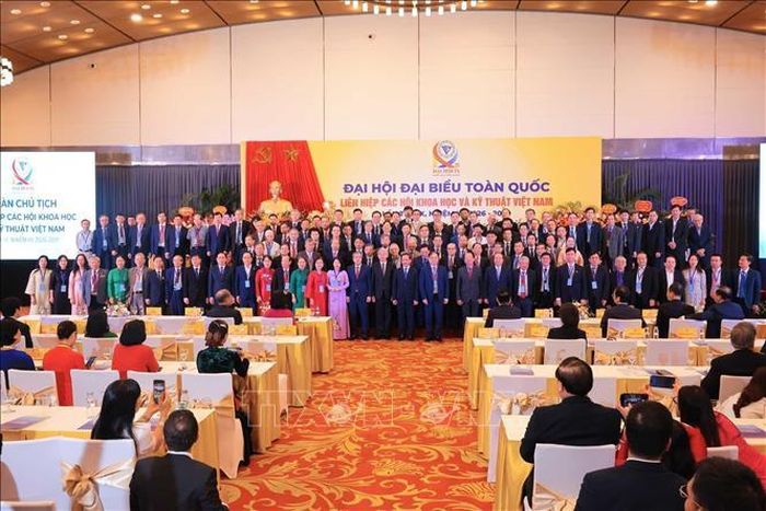 Ban Chấp hành Liên hiệp các Hội Khoa học và Kỹ thuật Việt Nam lần thứ 9, nhiệm kỳ 2026 - 2031 ra mắt Đại hội. Ảnh: Hoàng Hiếu/TTXVN