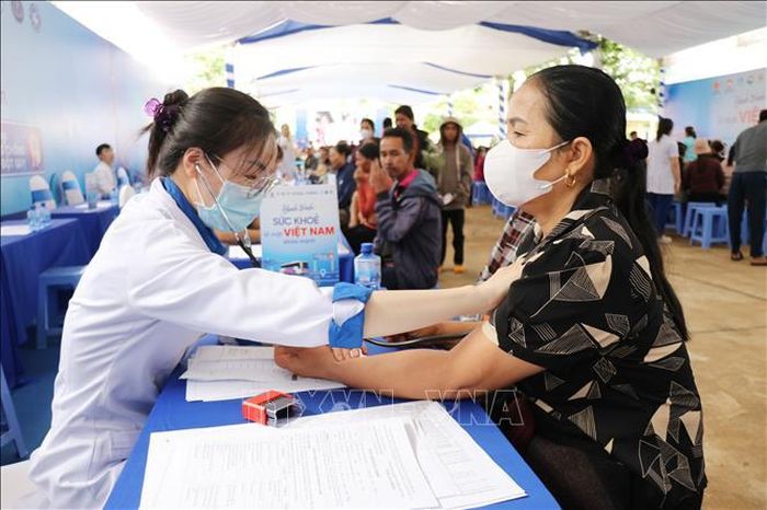 Hoạt động khám, tư vấn sức khỏe cho người dân phường Đông Gia Nghĩa do Sở Y tế tỉnh Lâm Đồng phối hợp Hội Thầy thuốc trẻ tỉnh Lâm Đồng và các đơn vị tổ chức (ảnh tư liệu).