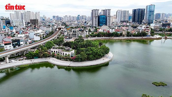 Một góc hồ Đống Đa. Ảnh: Lê Phú/Báo Tin tức và Dân tộc