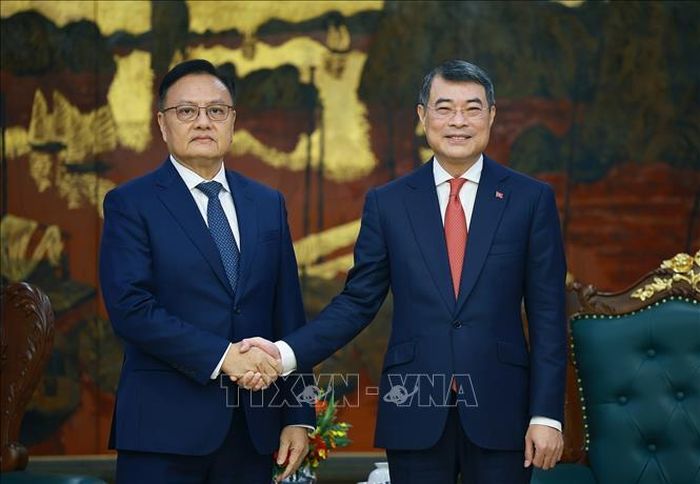 Thủ tướng Lê Minh Hưng tiếp Phó Thủ tướng, Bộ trưởng Tài chính Lào Santiphab Phomvihane. Ảnh: Dương Giang/TTXVN