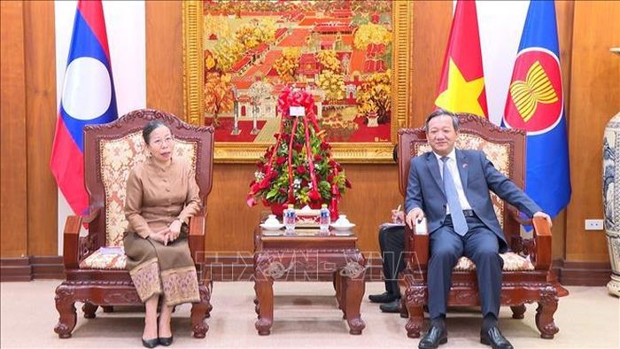 Đoàn Trung ương Hội Liên hiệp Phụ nữ Lào do đồng chí Aly Vongnobountham, Ủy viên Trung ương Đảng, Chủ tịch Trung ương Hội Liên hiệp Phụ nữ Lào làm Trưởng đoàn. Ảnh: Xuân Tú/TTXVN