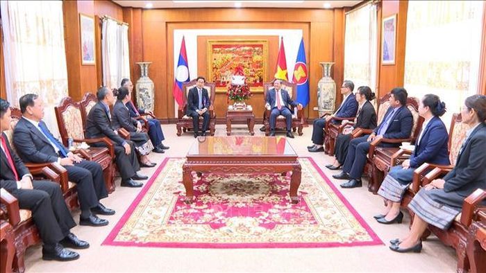 Đoàn Viện Kiểm sát Nhân dân tối cao do đồng chí Lyvong Laoly, Ủy viên Trung ương Đảng, Viện trưởng làm Trưởng đoàn đến chúc mừng. Ảnh: Xuân Tú/TTXVN