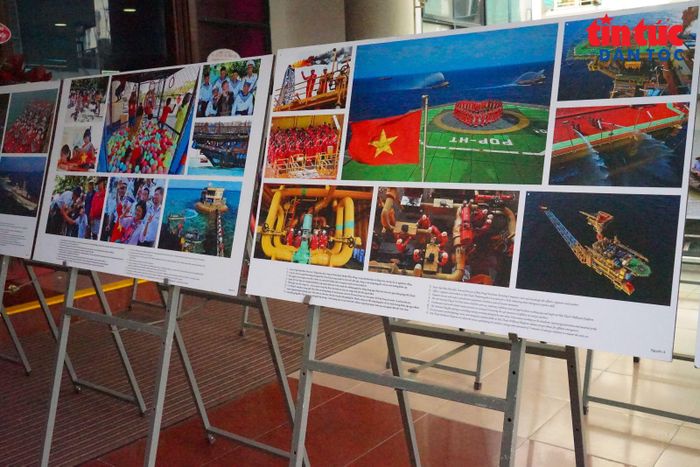 Những hình ảnh về các di sản văn hóa phi vật thể được UNESCO vinh danh được ghi lại qua góc nhìn giàu cảm xúc và sự đầu tư công phu.
