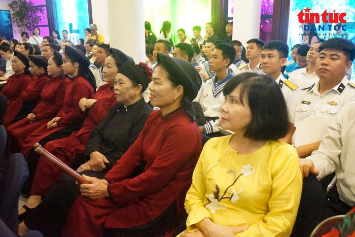 Các khách mời tham dự chương trình.
