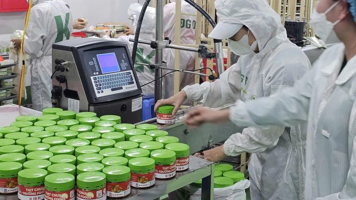 Sản phẩm set quà Con Cui được kiểm soát an toàn thực phẩm từ khâu sản xuất, chế biến, bảo đảm chất lượng trước khi đưa ra thị trường.