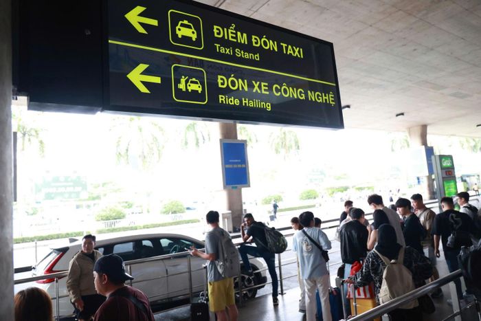 Khu vực nhà ga T3 cũng đông hành khách đến TP Hồ Chí Minh vào chiều 28/8.