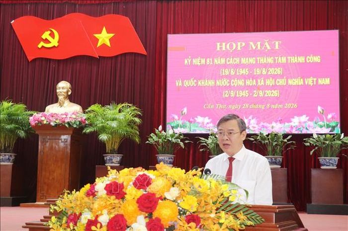 Ông Trương Cảnh Tuyên, Phó Bí thư Thành ủy, Chủ tịch UBND TP Cần Thơ, phát biểu tại buổi lễ.