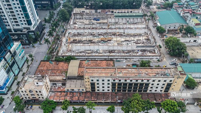 Việc các nhà máy dần rời nội đô để nhường chỗ cho các dự án bất động sản đang phản ánh xu hướng tái phát triển quỹ đất công nghiệp cũ tại Hà Nội.
