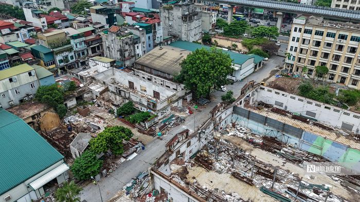 Sau khi hoàn tất di dời, khu đất rộng hơn 36.105 m² tại Nguyễn Trãi dự kiến sẽ được phát triển thành dự án nhà ở thương mại kết hợp văn phòng, dịch vụ và trường liên cấp. Đây là một trong những động thái tái cấu trúc lớn của doanh nghiệp sau giai đoạn kinh doanh sa sút kéo dài.