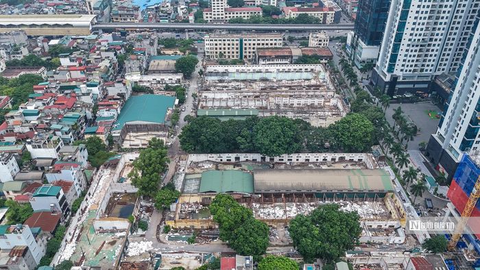 Sau khi di dời nhà máy, Giầy Thượng Đình muốn xây dựng khu đất này thành nhà ở thương mại kết hợp văn phòng, thương mại, dịch vụ, trường học với tổng vốn đầu tư dự kiến gần 10.000 tỷ đồng.