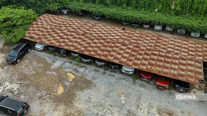Hình ảnh bên trong khu đất.