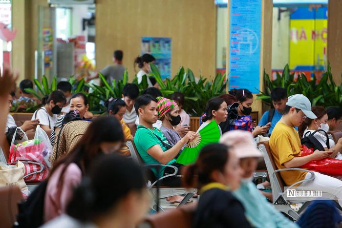 Trước đó, thông tin từ lãnh đạo Công ty Cổ phần Bến xe Hà Nội cho biết, kỳ nghỉ Quốc khánh năm 2026 kéo dài 5 ngày, dự báo nhu cầu đi lại, về quê, du lịch, tham quan và vận tải liên tỉnh tăng cao.