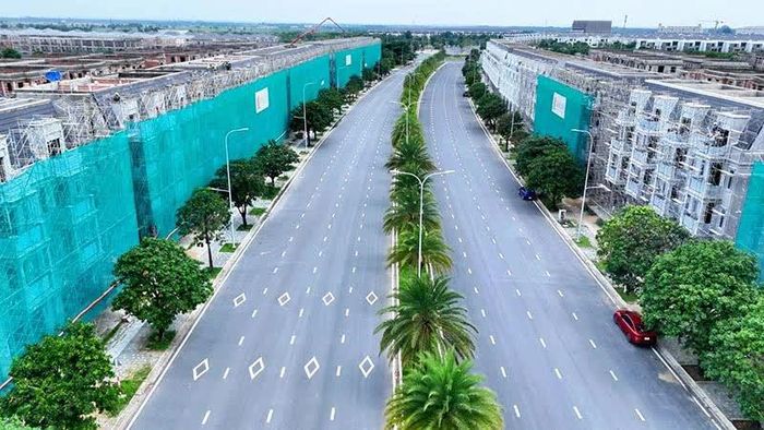 Aqua City đang được đẩy mạnh thi công hoàn thiện trong giai đoạn 2026 -2027, khoảng 4.000 kỹ sư, công nhân đang làm việc tại nhiều mũi thi công.