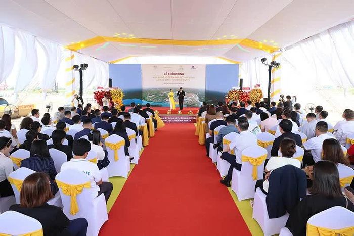Sự kiện còn thu hút sự tham gia của hơn 30 doanh nghiệp lớn trong lĩnh vực xây dựng, kiến trúc, nội thất đến từ Trung Quốc.