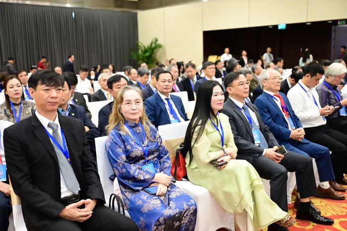 Đông đảo các đại biểu tham dự Đại hội.