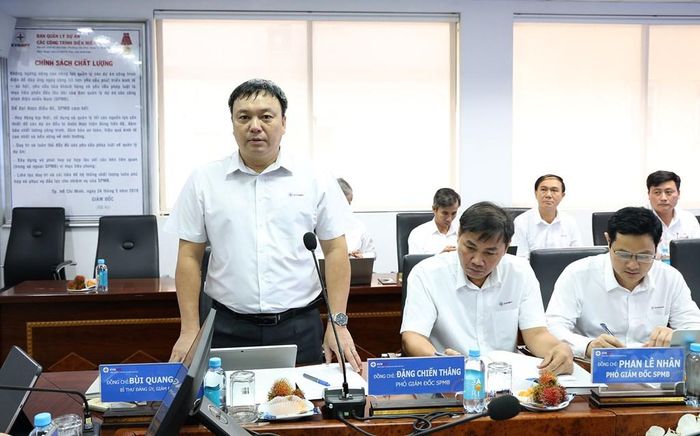 Ông Bùi Quang Thành – Giám đốc SPMB báo cáo tại buổi làm việc. Ảnh: Hương Thủy/BNEWS/TTXVN