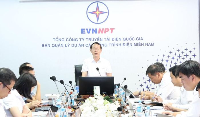 Chủ tịch HĐTV EVNNPT Nguyễn Quang Trung phát biểu chỉ đạo tại buổi làm việc. Ảnh: Hương Thủy/BNEWS/TTXVN