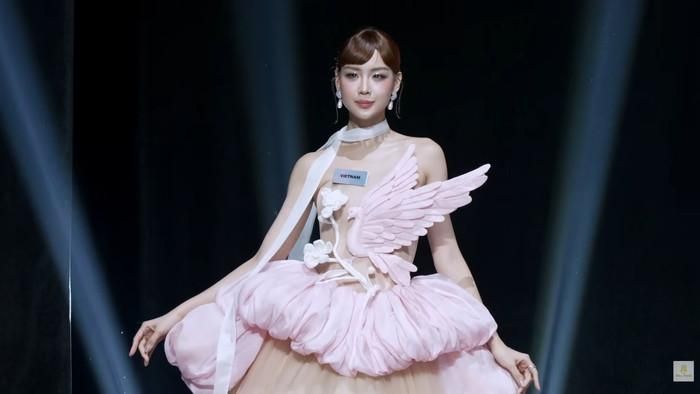 Bảo Ngọc để lại tiếc nuối khi lại trượt ở hạng mục The World Designer Award.