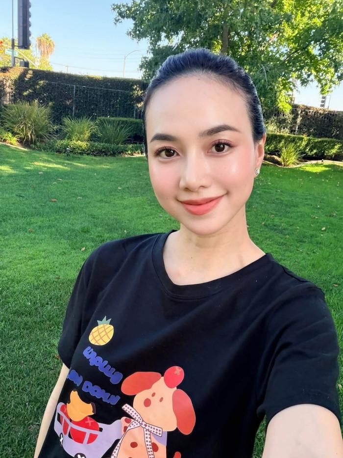 Đinh Ngọc Diệp cho biết cô luôn yêu những câu chuyện, những bài học mẹ dạy và sẽ khắc ghi những điều đó thật lâu. Ảnh: FBNV
