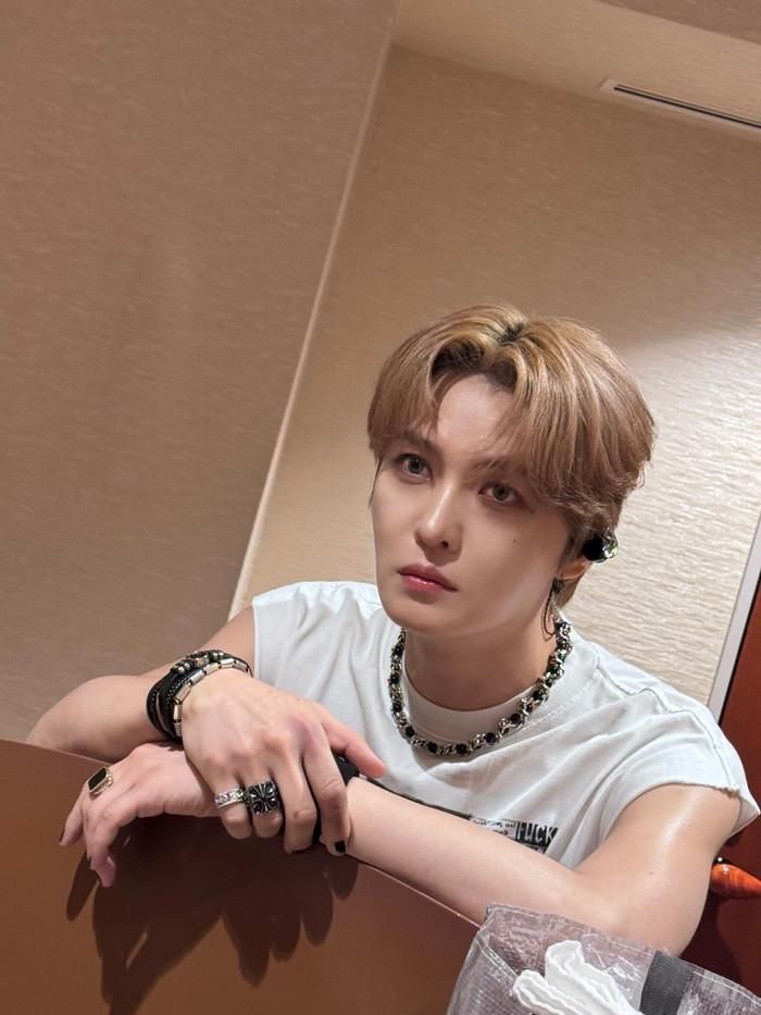 Kim Jae Joong thường mua đồ giảm giá, sống tiết kiệm.