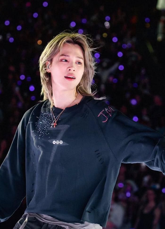 Jimin tiếp tục nhận về hàng loạt phản ứng tích cực từ người hâm mộ quốc tế.