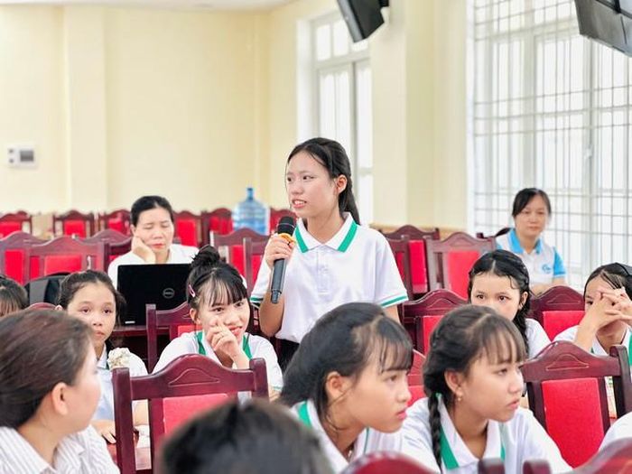 Các đại biểu chia sẻ tại diễn đàn