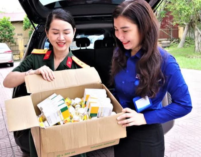Hội Phụ nữ cơ quan Bộ CHQS tỉnh đã tích cực vận động các cơ quan, doanh nghiệp, tổ chức, cá nhân chung tay hỗ trợ Đội quy tập làm công tác dân vận tại Lào.